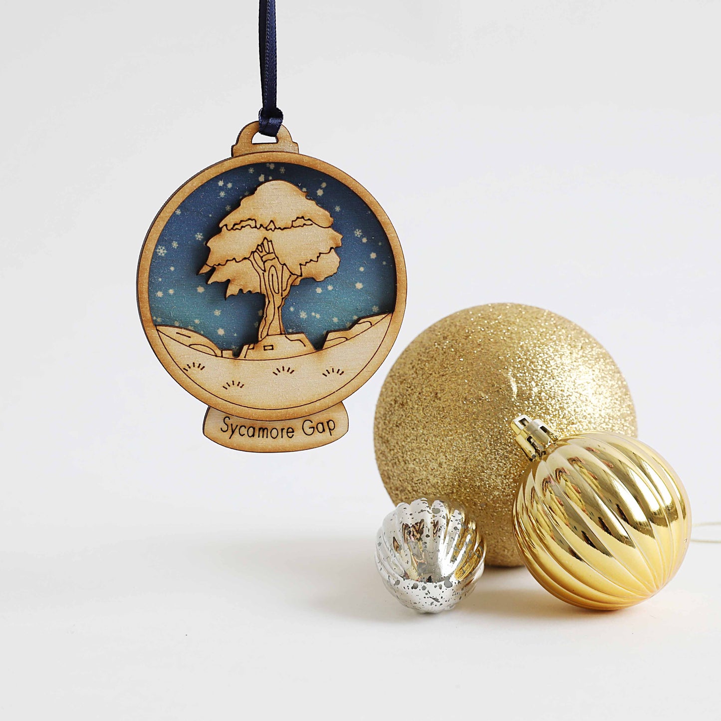 Sycamore Gap Snow Globe Decoration - For The Love Of The North