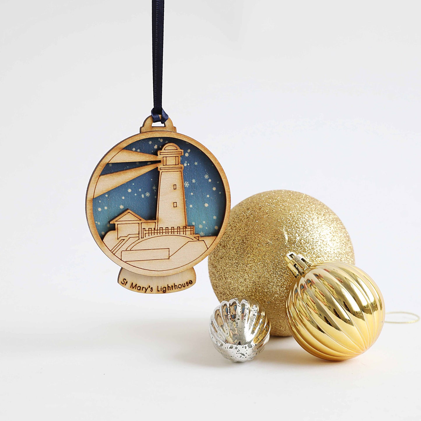 St Mary’s Lighthouse Snow Globe Decoration - For The Love Of The North